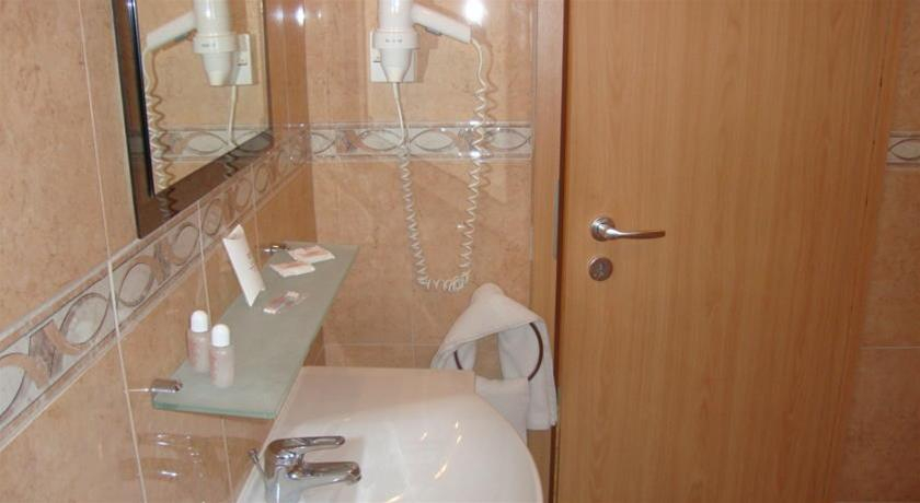 Bathroom 5, Mena Palace, Nesebar