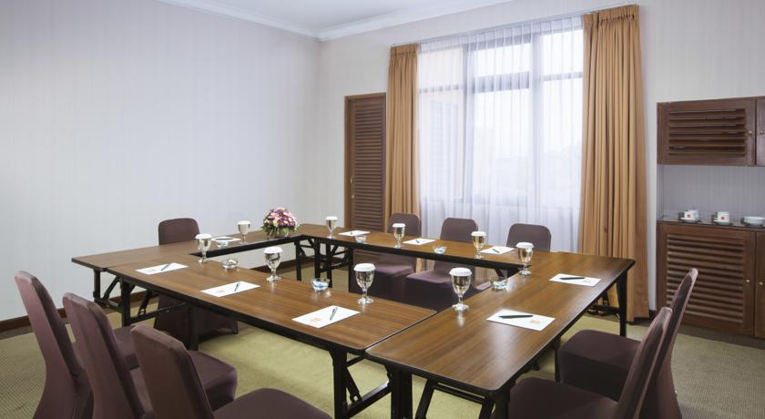 Business Facilities 19