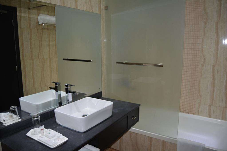 Bathroom 5, The Olive Hotel Juffair, Manama