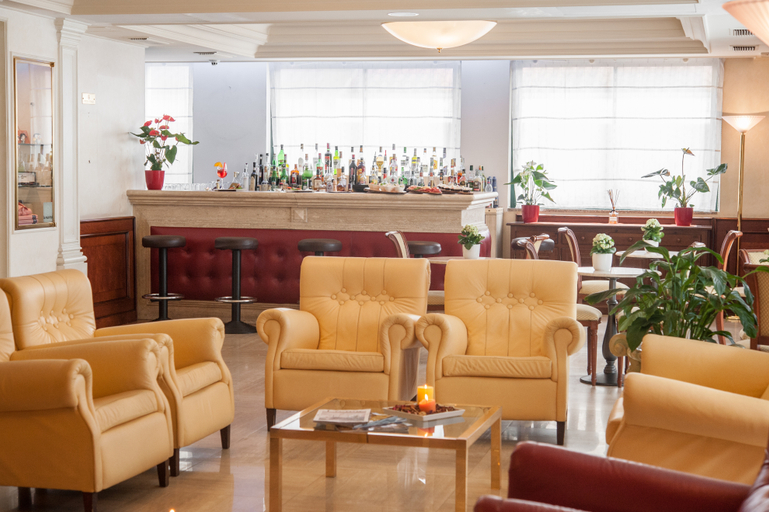 Public Area 3, Just Hotel Saronno, Varese