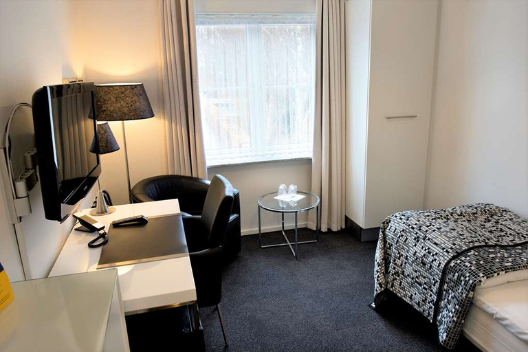 Bedroom 4, Golf Hotel Viborg, Viborg