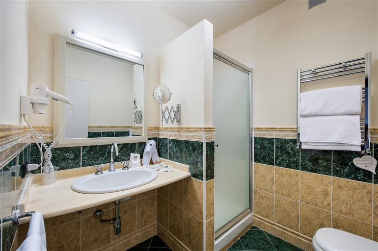 Bathroom 5, Hotel San Giorgio, Crotone