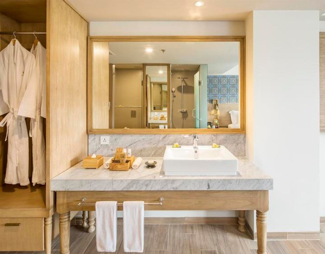 Bathroom 9