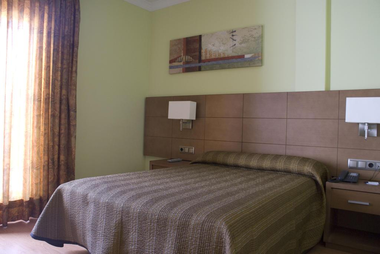 Bedroom 5, 4C Puerta Europa, Madrid