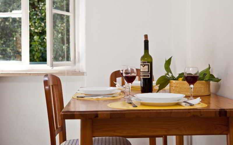 Bedroom 2, Apartment Gradac with garden next to beach and Old Town, Dubrovnik