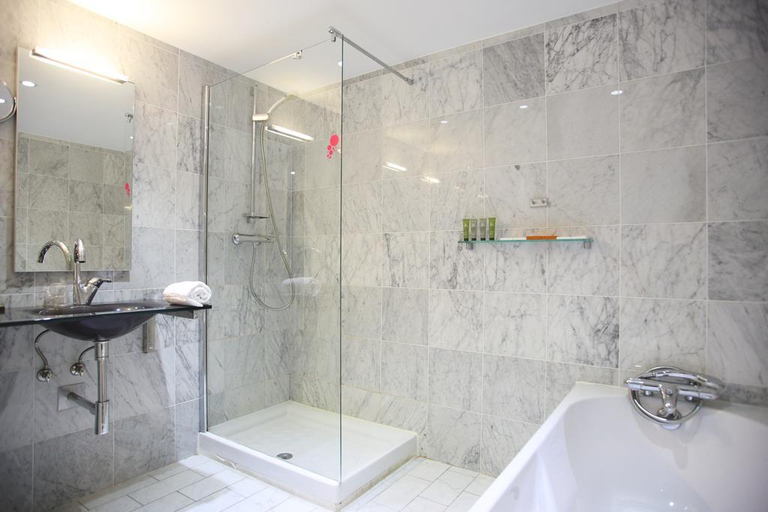 Bathroom 4, Hotel Balanea, Haute-Corse
