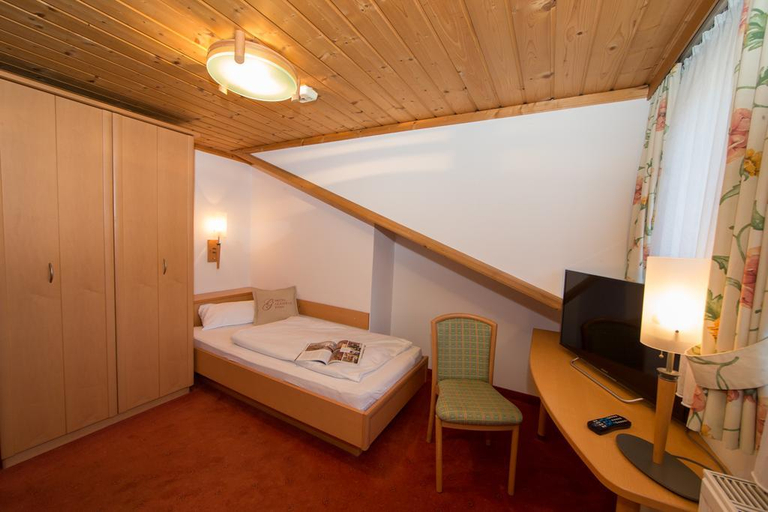 Bedroom 4, Glaserer-Haus, Zell am See