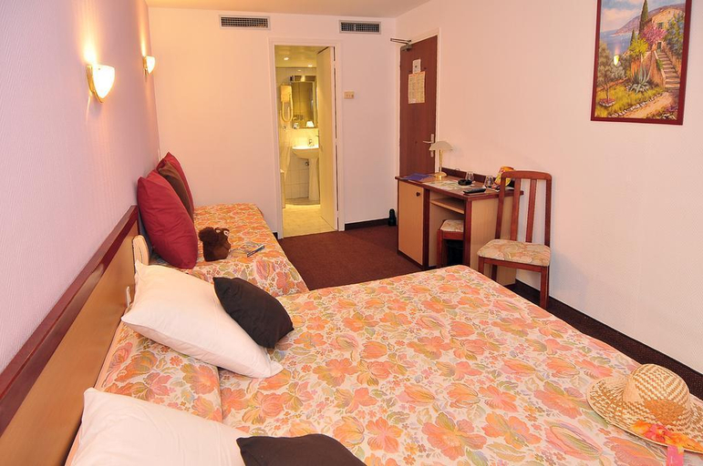 Bedroom 3, Narevs, Alpes-Maritimes