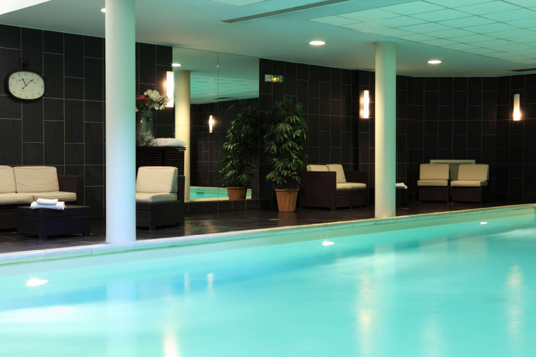Public Area 4, Amiral Hôtel, Paris