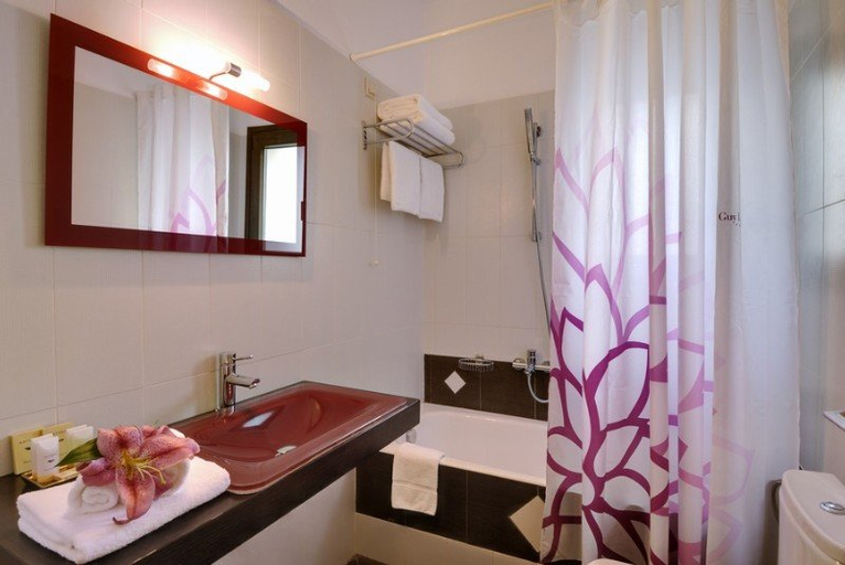 Bathroom 4, Byzantinon Hotel, Peloponnese