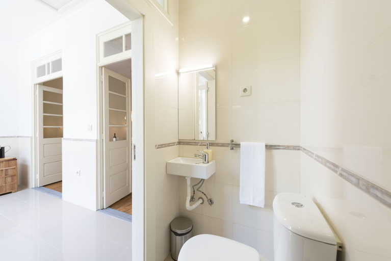 Bathroom 5, Tripas-Coração, Breiner Apartments, Porto