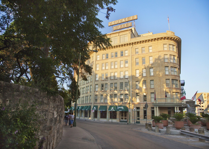 Crockett Hotel, Bexar