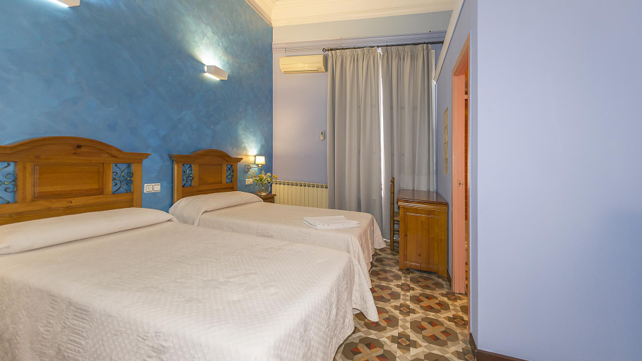 Bedroom 3, Hostal Girona, Barcelona