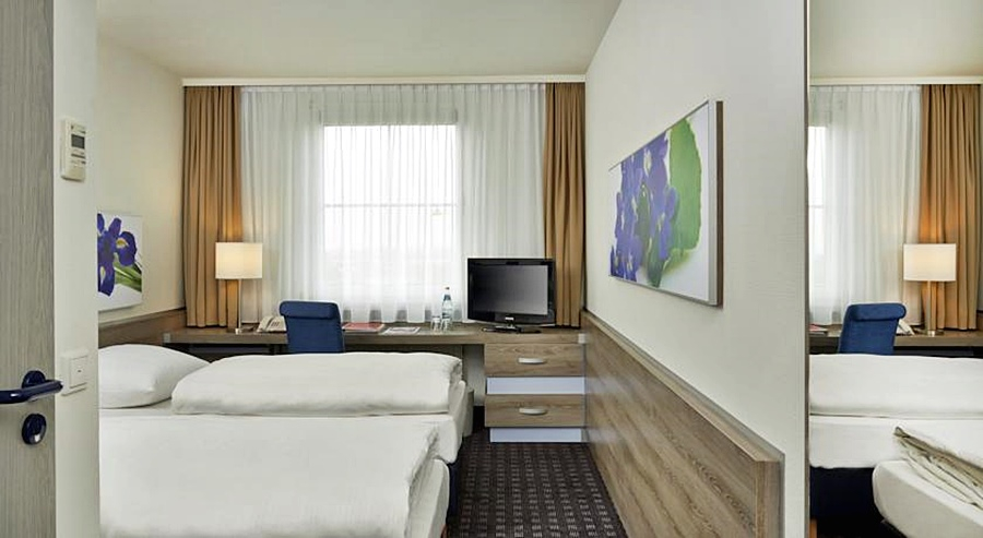 Bedroom 4, Sunday Hotel Frankfurt Airport West, Main-Taunus-Kreis