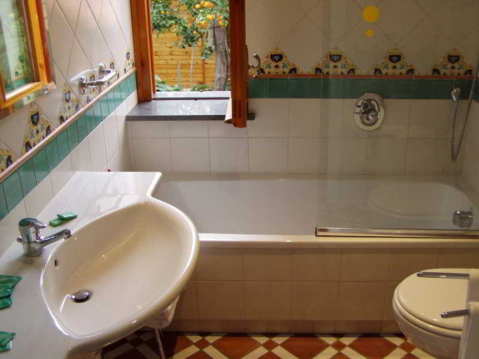 Bathroom 4, Residence Villaggio Verde, Napoli