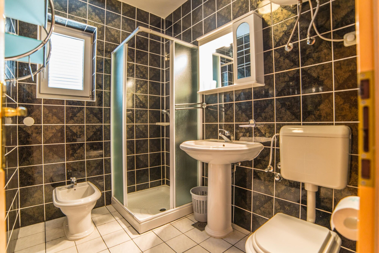 Bathroom 4, Apartments Villa Anne, Crikvenica