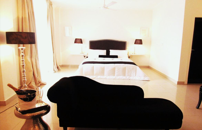 Bedroom 2, The Aknac Hotel, Tema