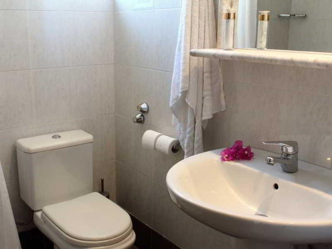Bathroom 4, Rodian Gallery Apartments Hotel, South Aegean