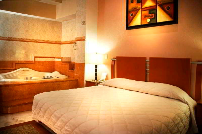 Bedroom 2, ESTANZA HOTEL SUITES, Morelia