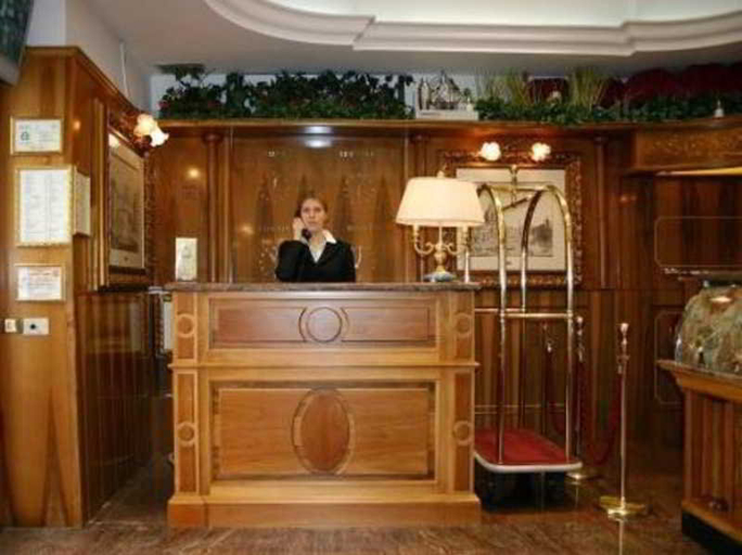 Public Area, Hotel Les Chambres Dor, Rome
