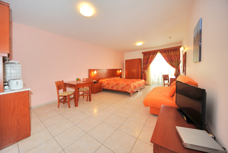 Bedroom 3, Pelopas, South Aegean