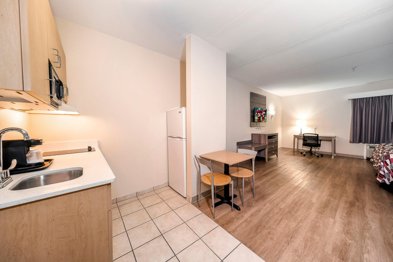 Dining Room 6