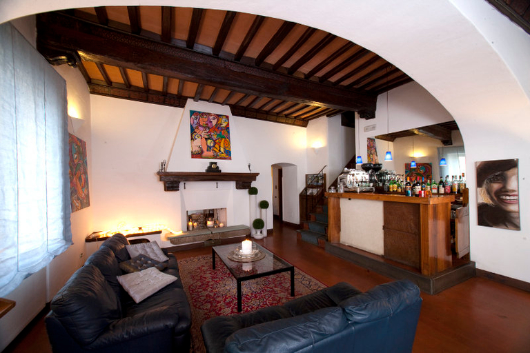 Public Area 2, Charleston, Perugia