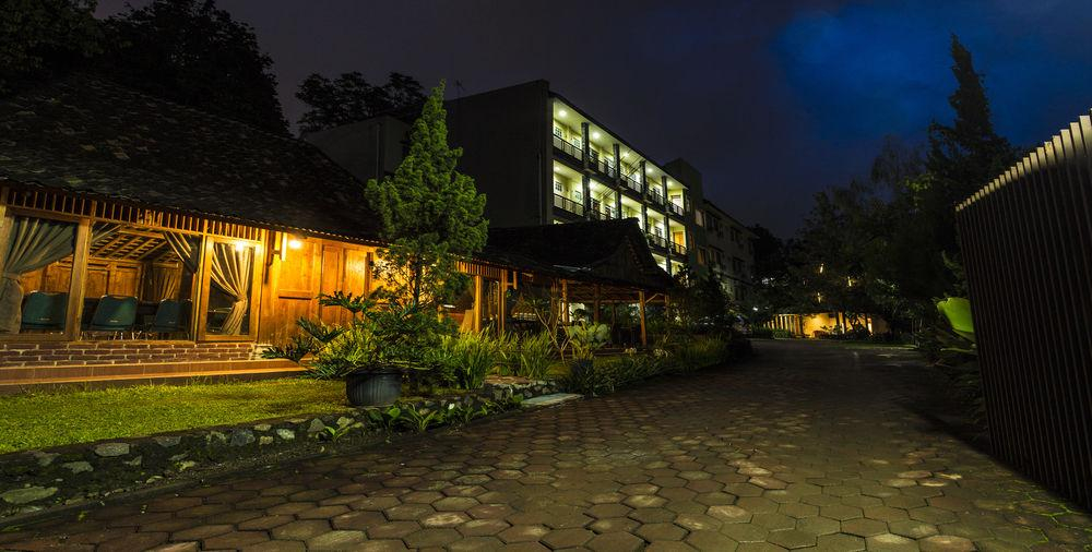 Hotel Lotus Bandung, Bandung