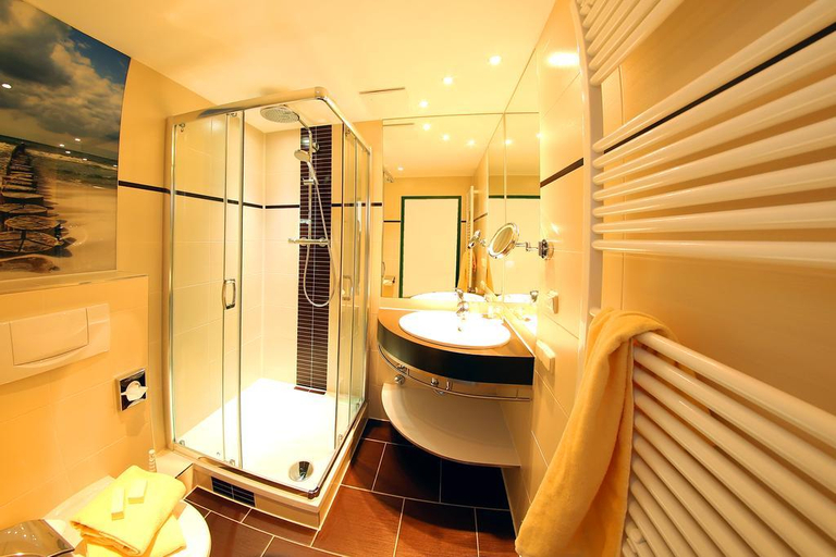 Bathroom 4, Trihotel Am Schweizer Wald, Rostock