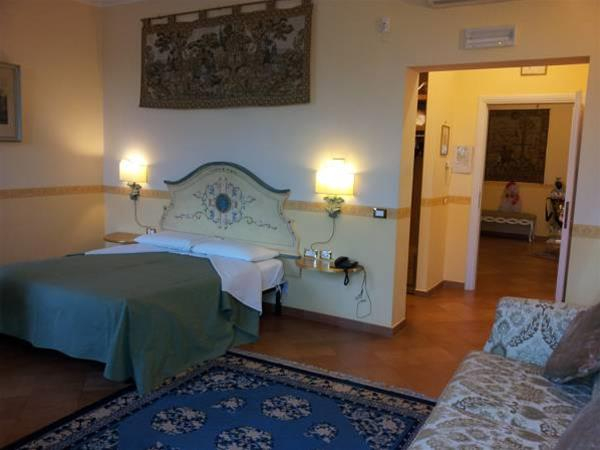 Residenza Gens Julia, Rome