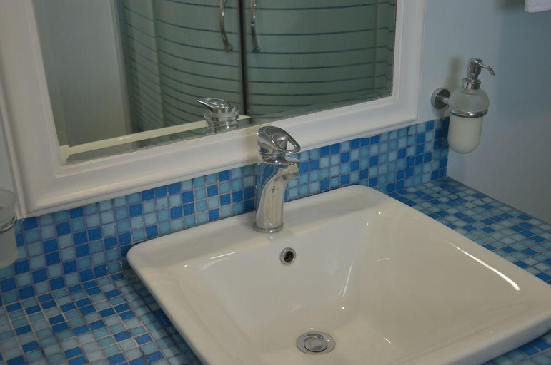 Bathroom 2, Villa Reverenza, Ionian Islands