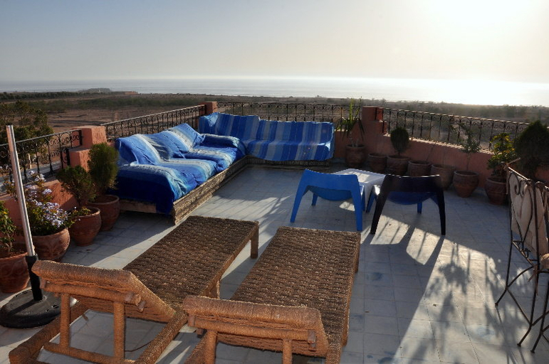 Others, Azur, Agadir-Ida ou Tanane