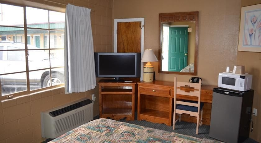 Others 5, Classic Inn Motel, Otero