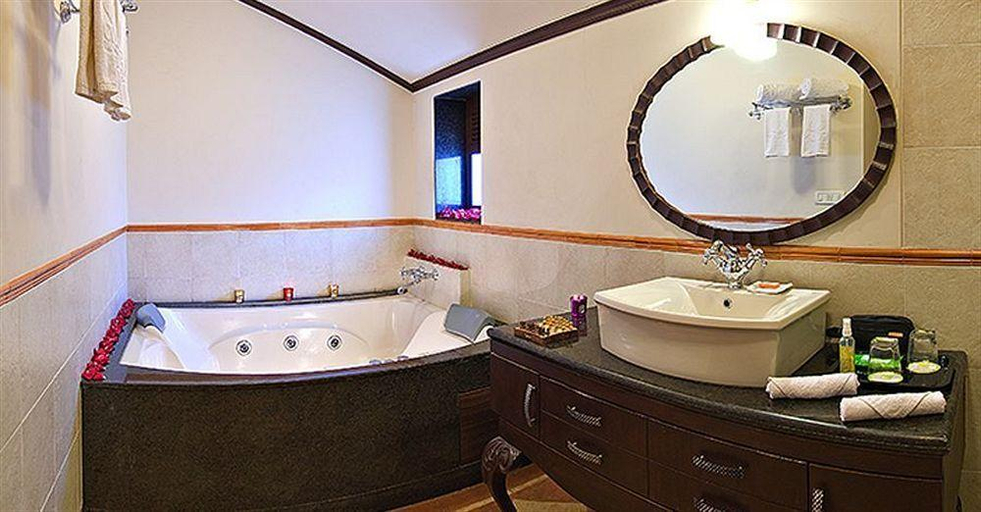 Bathroom 5, Citrus Chambers Mahabaleshwar, Satara