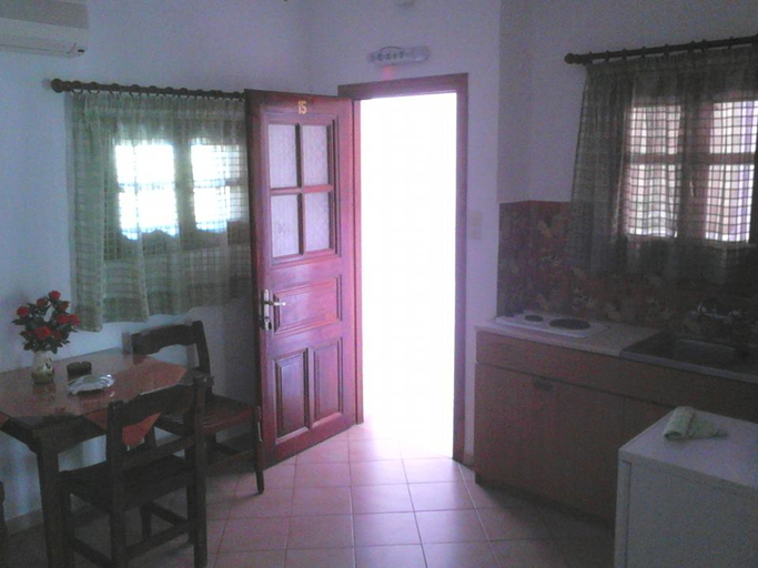 Bedroom 3, Smaragda Hotel, North Aegean