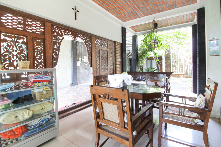 Public Area 2, RedDoorz Syariah near UIN Yogyakarta, Sleman