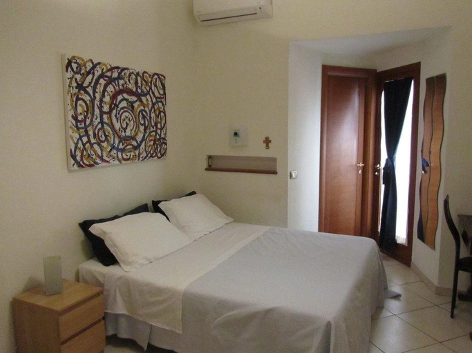 Bedroom 5, Ottaviano Augusto, Rome