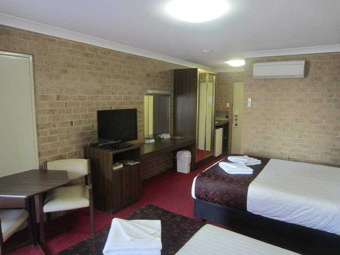 Bedroom 2, Tamworth Motor Inn & Cabins, Tamworth Regional - Pt A