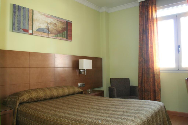 Bedroom 4, 4C Puerta Europa, Madrid