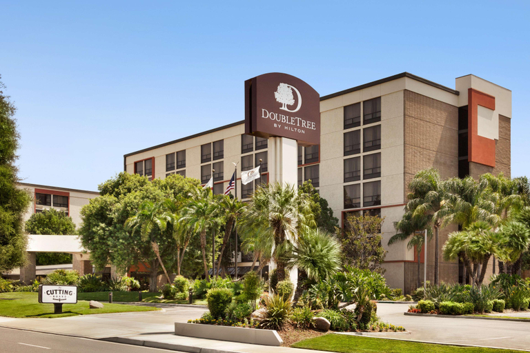 Exterior & Views 2, DoubleTree by Hilton Hotel San Bernardino, San Bernardino