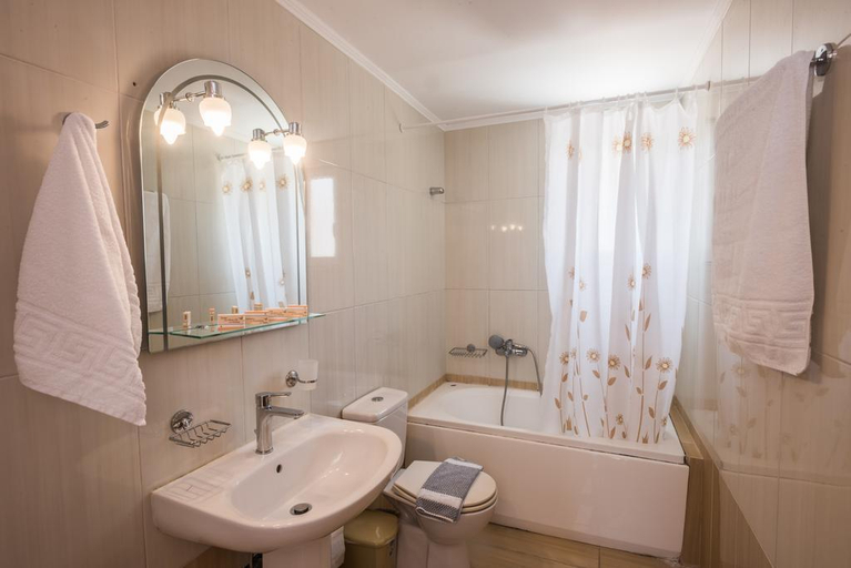 Bathroom, Mythos Beach Hotel, Crete