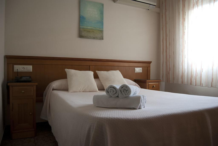 Bedroom 3, Hostal Maribel, Almería