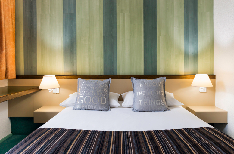 Bedroom 3, Relais Vert Hotel, Doubs