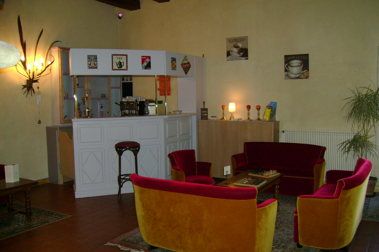 Public Area 2, Auberge De Tavel, Gard