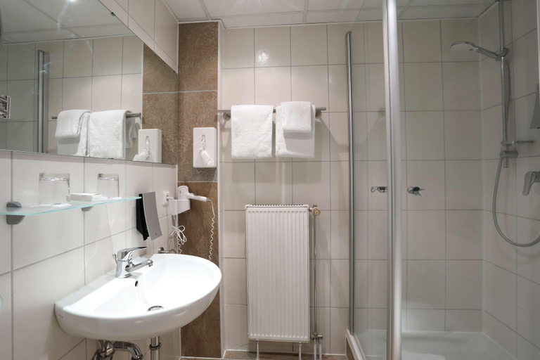Bathroom 4, Best Western Hotel Rosenau, Wetteraukreis