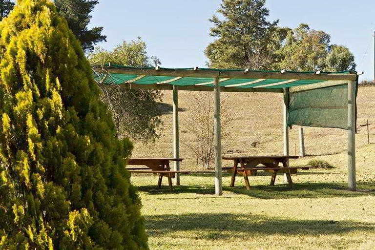 Exterior & Views 2, Hilltops Retreat Motor Inn, Young