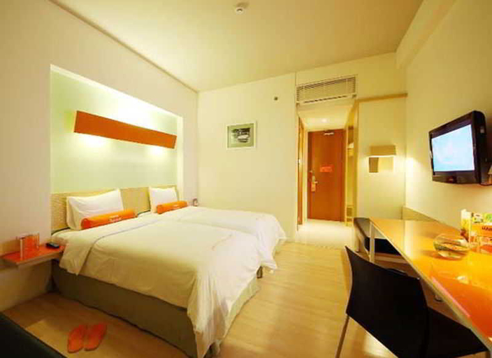 HARRIS Hotel Sentul City - Bedroom