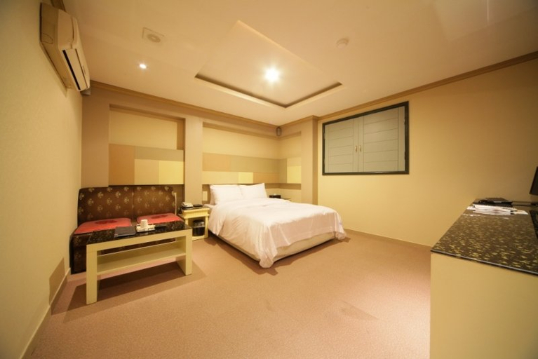 Bedroom 2, HOTEL MANHATTAN, Gangnam