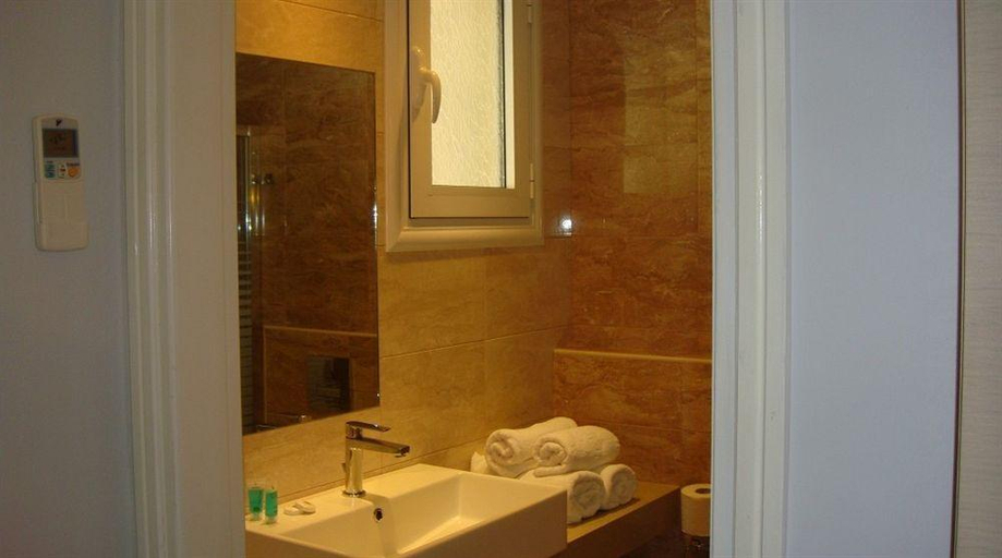 Bathroom, Panorama in Tolo, Peloponnese