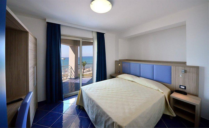 Bedroom 3, Astro Suite Hotel, Palermo